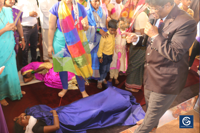 Hundreds flocked into the Blessing Prophetic Prayer on May 25th and 27th, 2018 at Bethesda International Ministry Prayer Hall in Belgaum, Karnataka. The Prayer meetings were a source of transformation for many a people from Bondage and Sickness. 